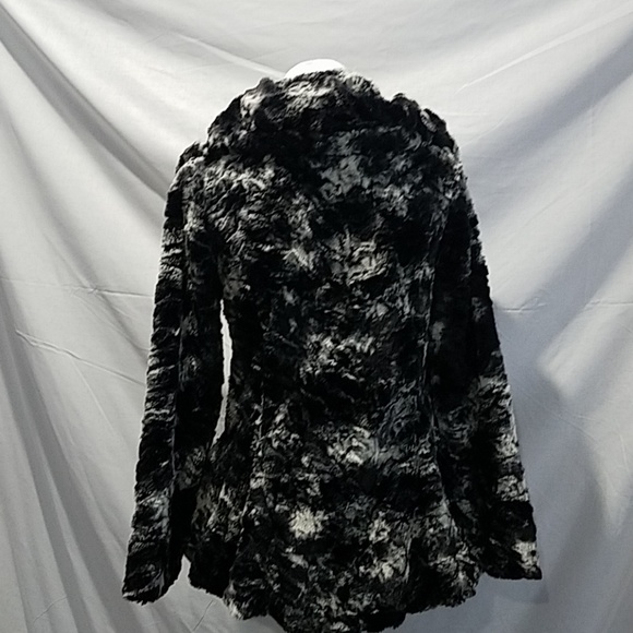 Faux Fur Jacket - Picture 4 of 7